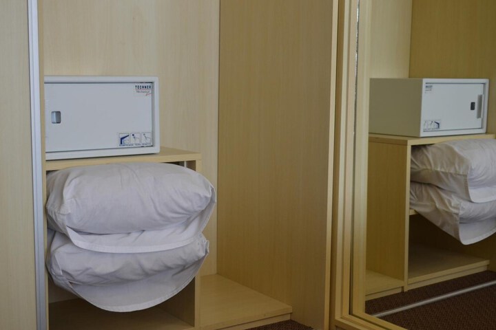 Room 6 of 46