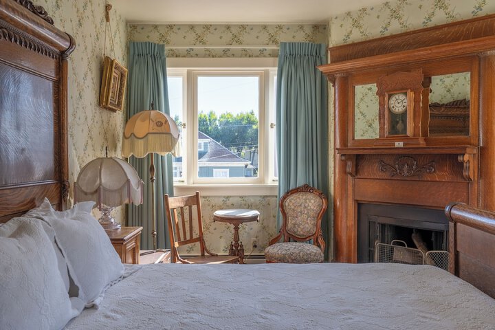 Room 46 of 111