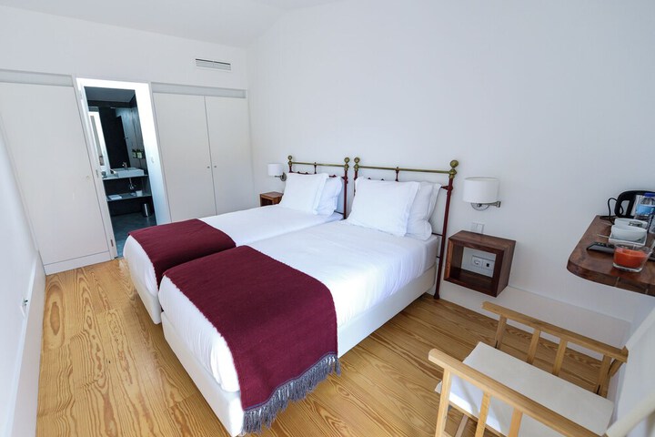 Room 27 of 70