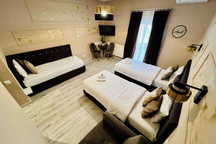 Room 12 of 36