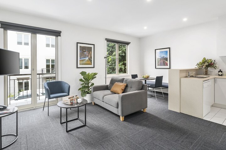 Room 8 of 28