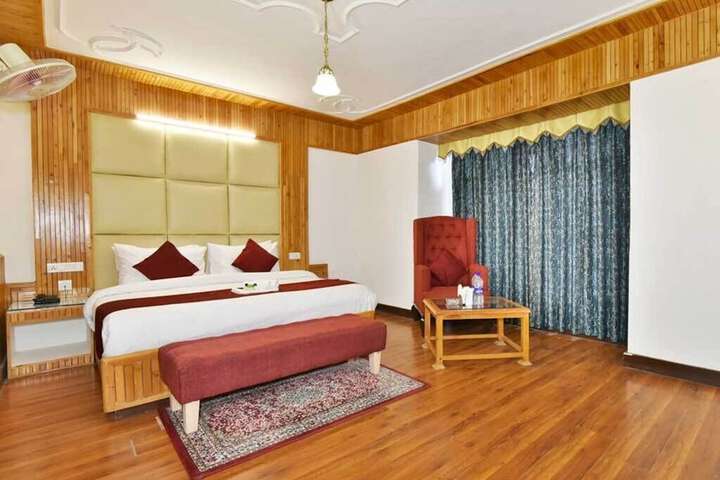 Room 5 of 11