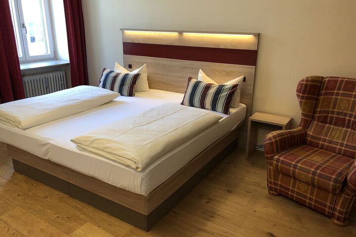 Room 10 of 36