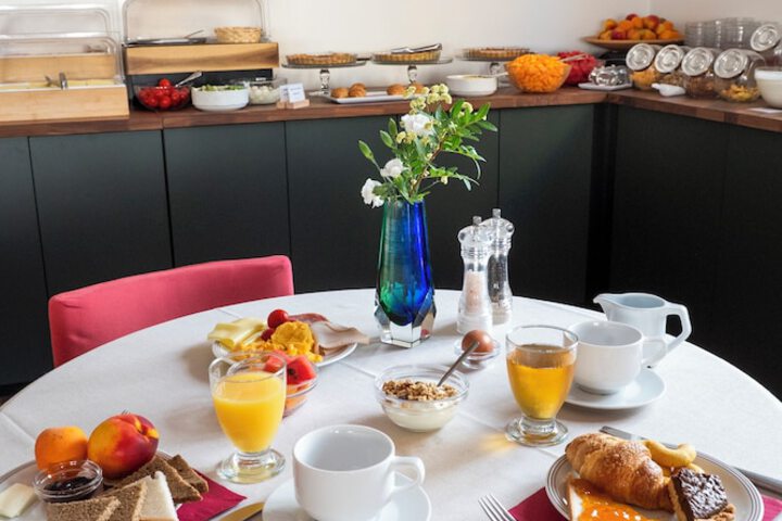 Breakfast/Coffee Service 37 of 50