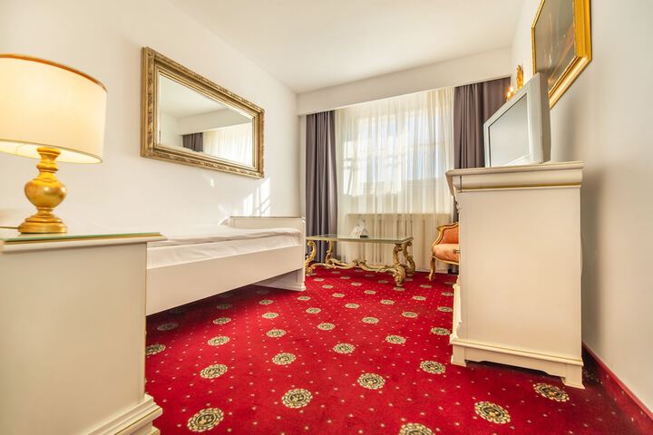 Room 41 of 62