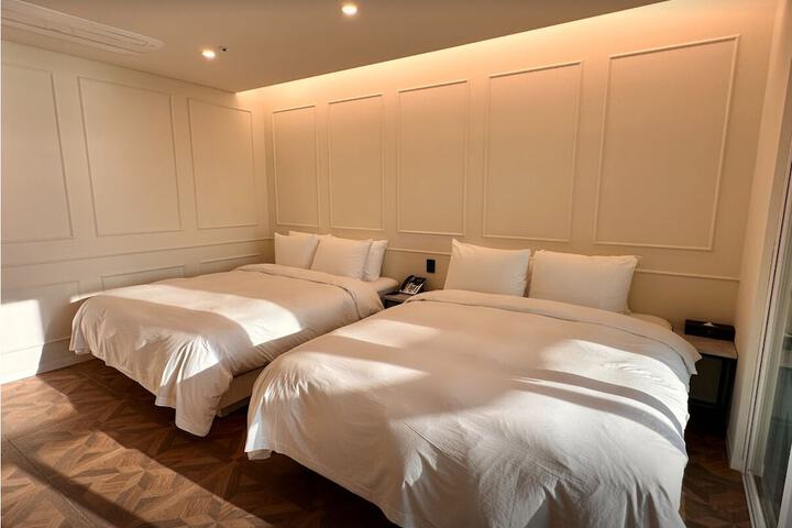 Room 28 of 140