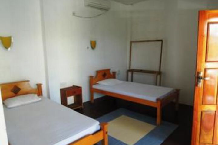 Room 13 of 26
