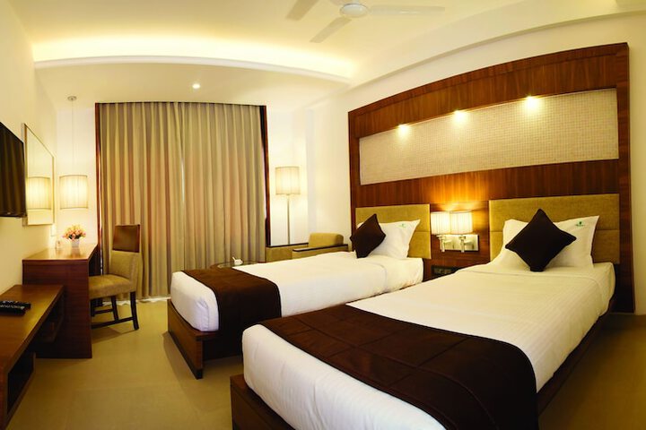 Room 12 of 30