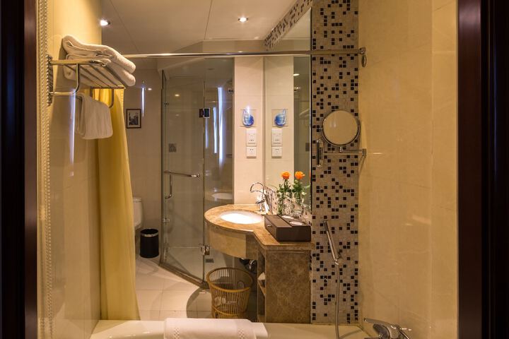 Room 15 of 27