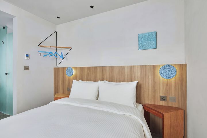 Room 8 of 95