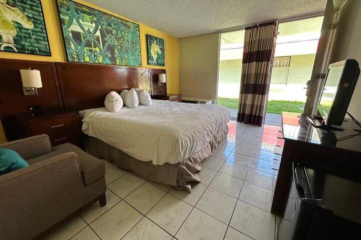 2 Double Beds (2 of 4)