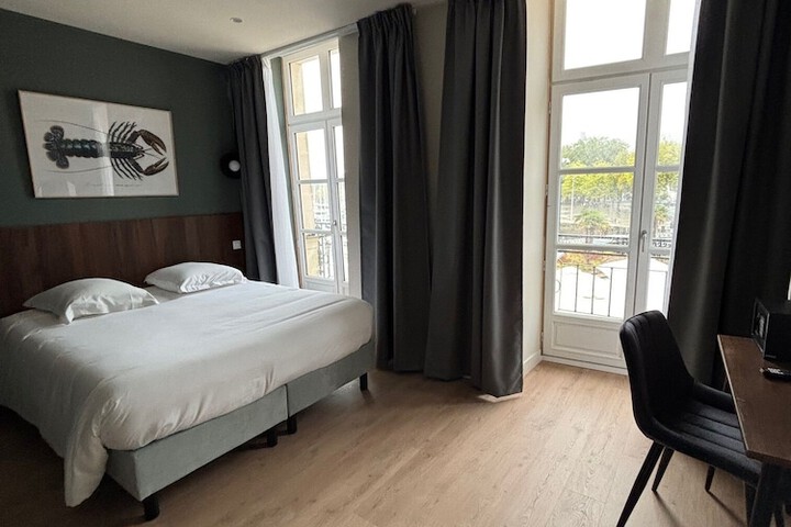 Room 11 of 51