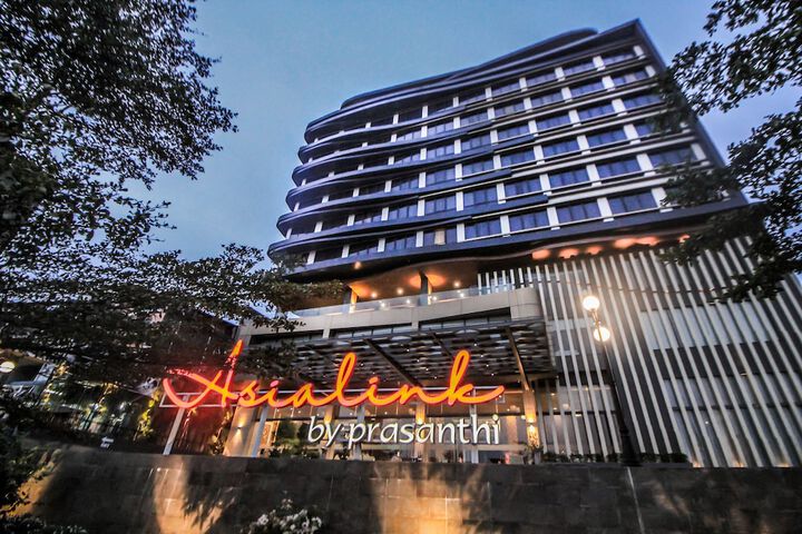 Asialink Hotel by Prasanthi