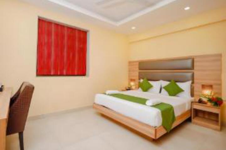 Room 17 of 18