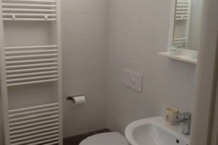 Room 7 of 10