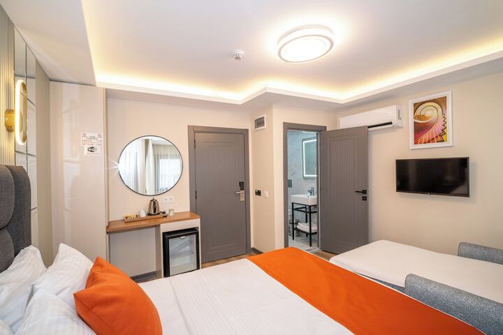 Room 44 of 60