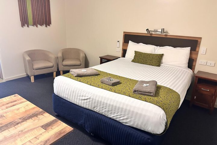 Room 8 of 13