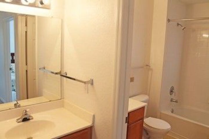 Room 2 of 34