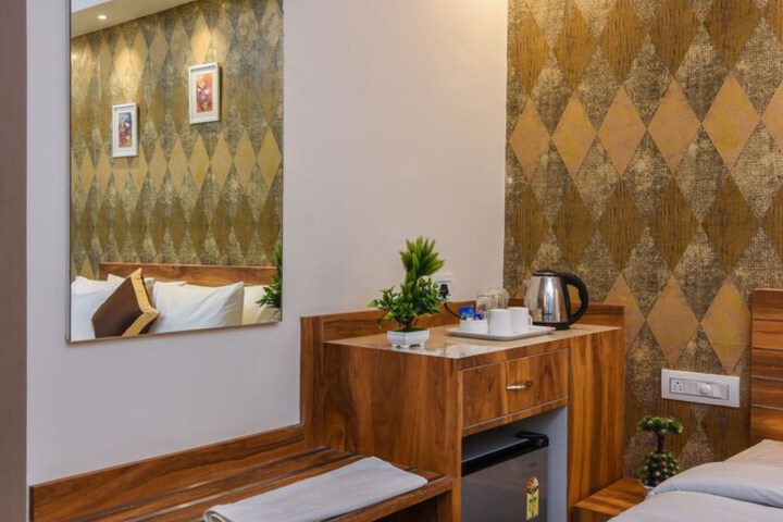 Room 15 of 32