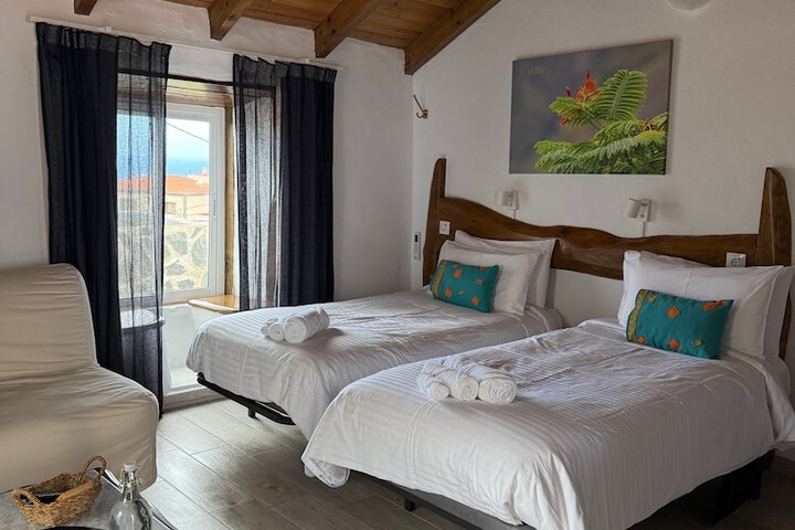 Room 28 of 66