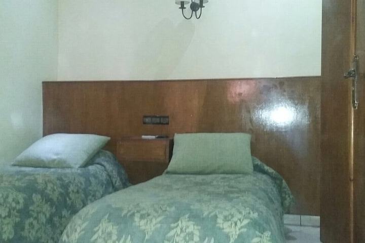 Room 10 of 32