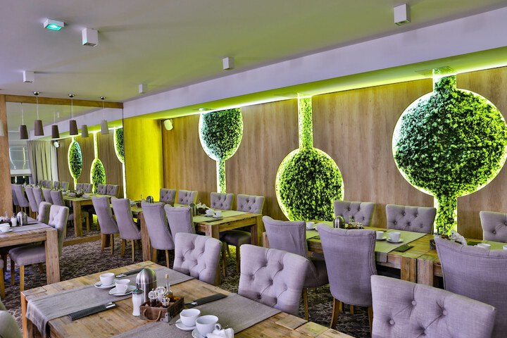 Dining 72 of 127