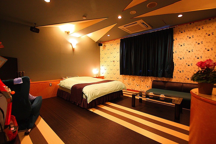 Room 7 of 13