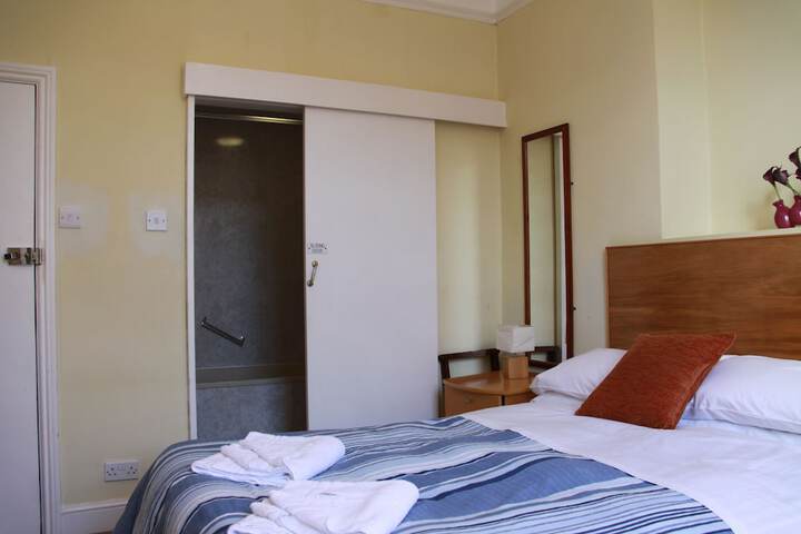 Room 37 of 81
