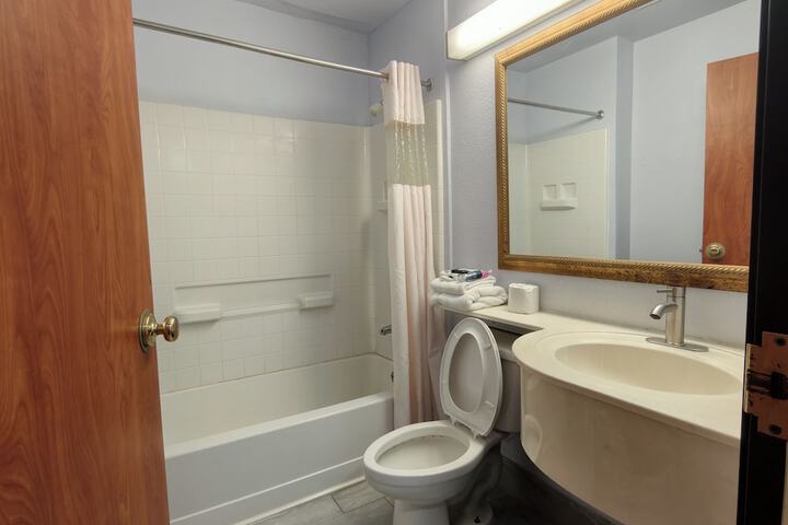Room 18 of 24