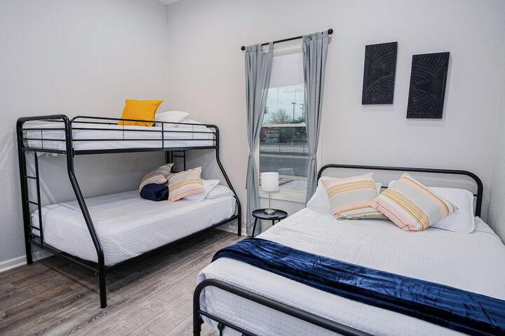 Room 7 of 33