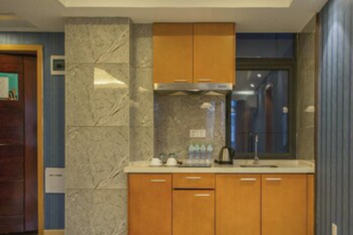 Room 10 of 70