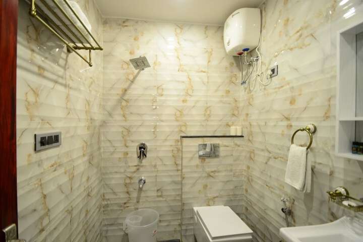 Room 2 of 2