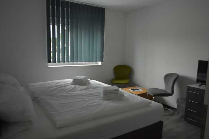 Room 6 of 30