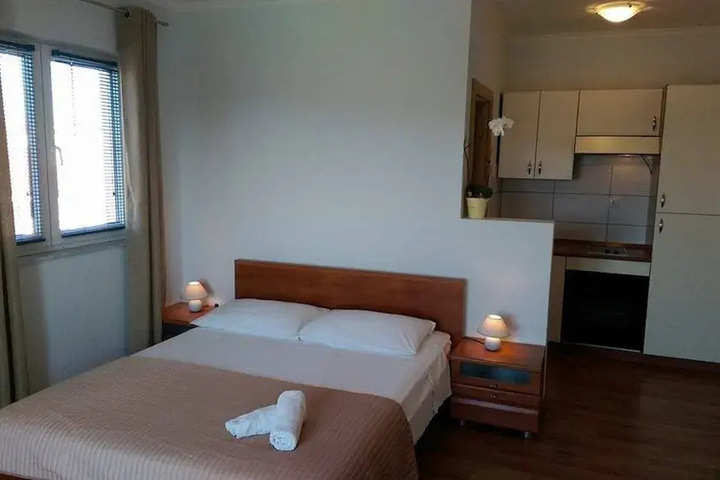 Room 2 of 9