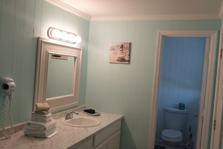 Room 201 of 282