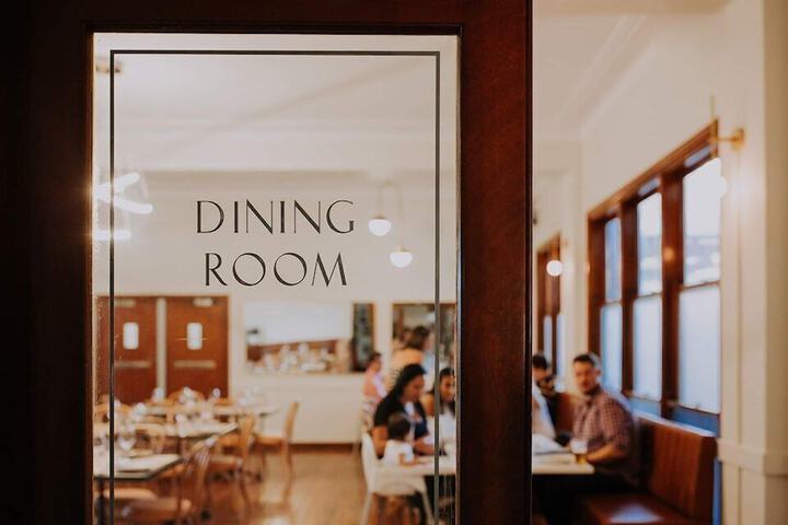 Dining 31 of 54