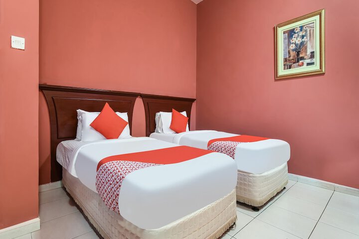 Room 8 of 17
