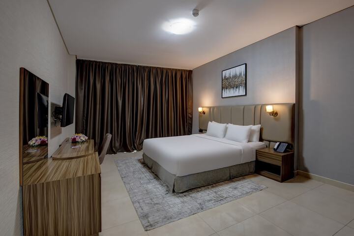 Room 26 of 77
