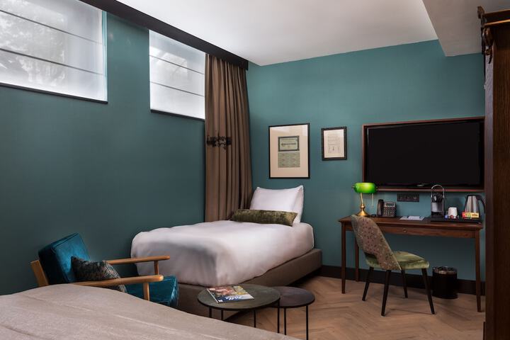 Room 11 of 75