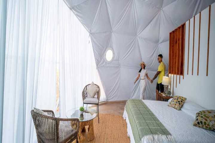 Room 9 of 38