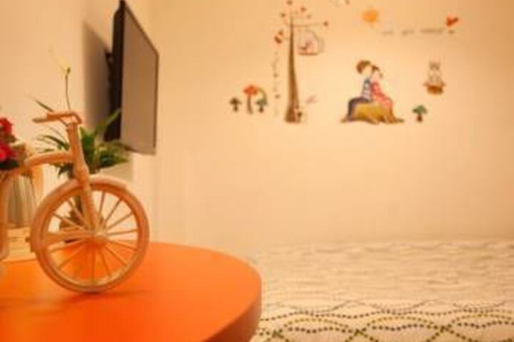Room 7 of 8