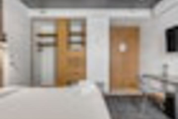 Room 50 of 147