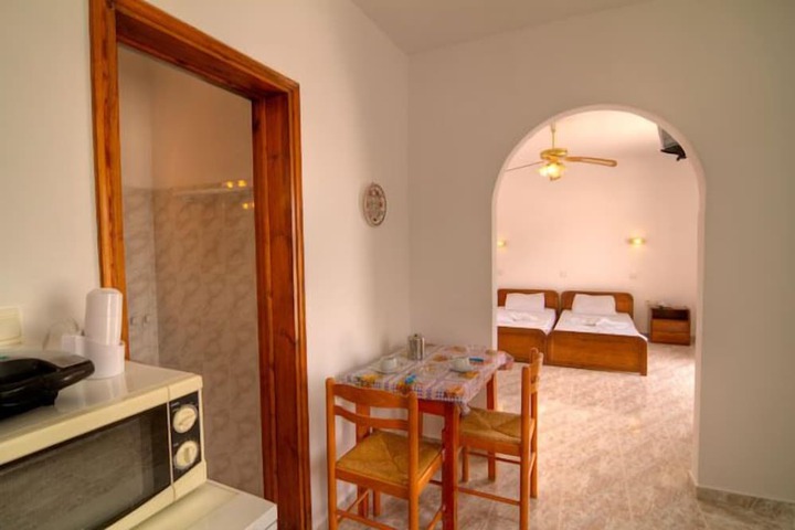 Room 7 of 28