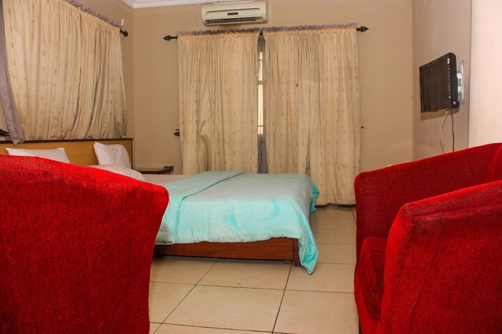Room 6 of 35