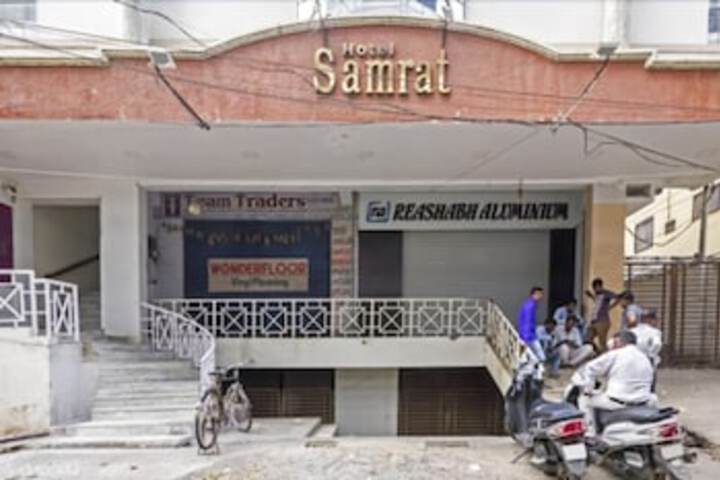 Hotel Samrat