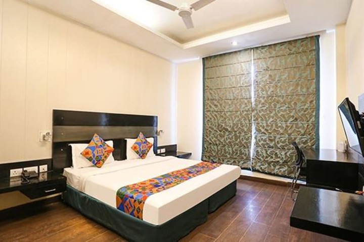 Fabhotel Posh Classic