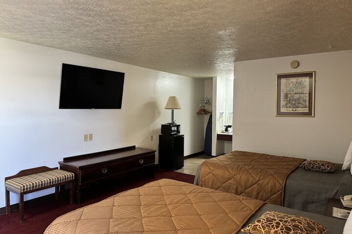 Room 13 of 72