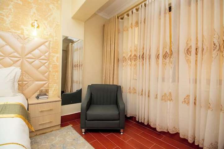 Room 13 of 46