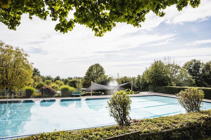 Pool Hotel