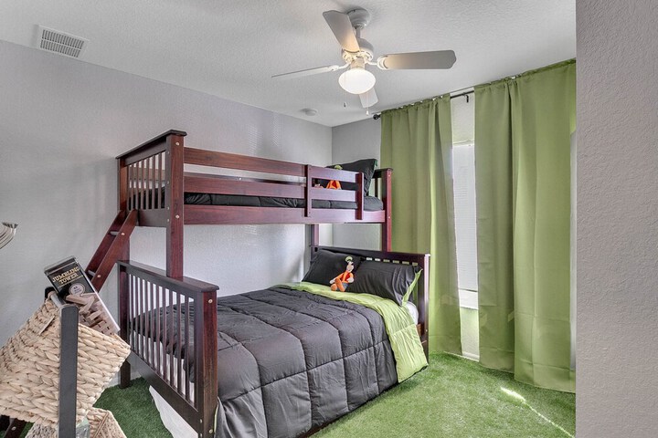 Room 8 of 24
